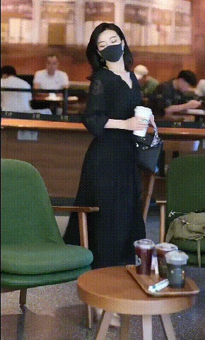 【三宅】換季新品 氣質刺繡長裙,顯瘦遮肉神器,最大可穿到80KG! 優雅氣質有魅力,穿上立減10歲! 不挑身材不挑人,打造氣質女神就靠這件~ 【三宅】換季新品 氣質刺繡長裙,顯瘦遮肉神器,最大可穿到80KG! 優雅氣質有魅力,穿上立減10歲! 不挑身材不挑人,打造氣質女神就靠這件~